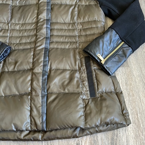 Kennith Cole Women’s Army Green and Black Duck Down Wool Jacket, size medium - Picture 4 of 15